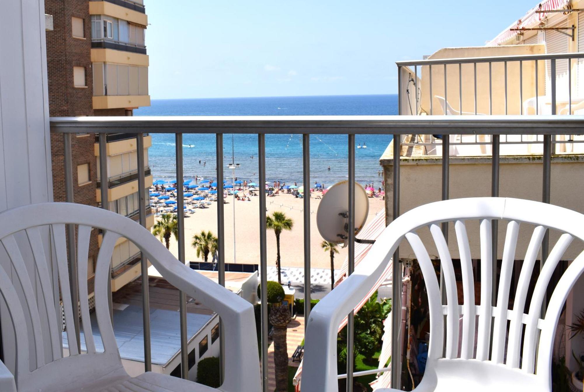 Pato Levante Beach Benidorm Buitenkant foto